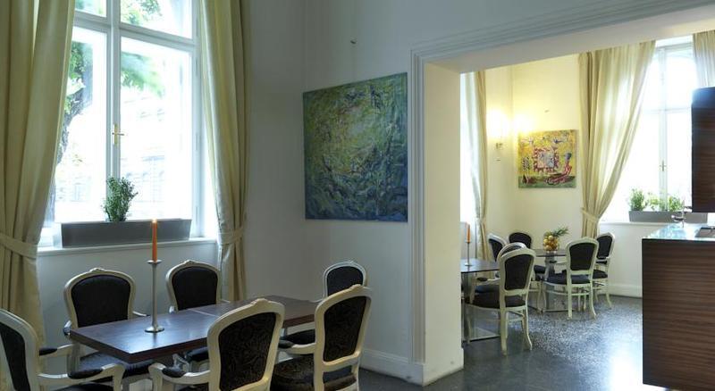 Assenzio Hotell Prag